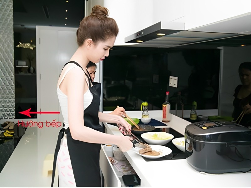 Hướng bếp chính là hướng lưng của người nấu