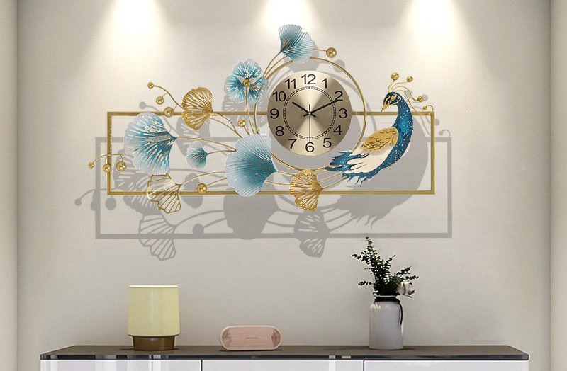 Chiếc đồng hồ có chất liệu sơn tĩnh điện và hiệu ứng lấp lánh