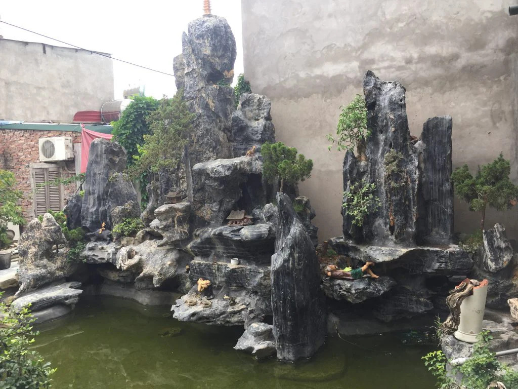Hòn non bộ phong thủy là thú chơi tao nhã của nhiều gia đình hiện nay