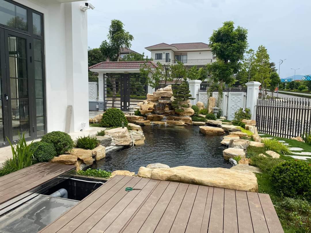 Hòn non bộ phong thủy luôn cần giữ cho nước luân chuyển liên tục, dồi dào và thường xuyên làm sạch