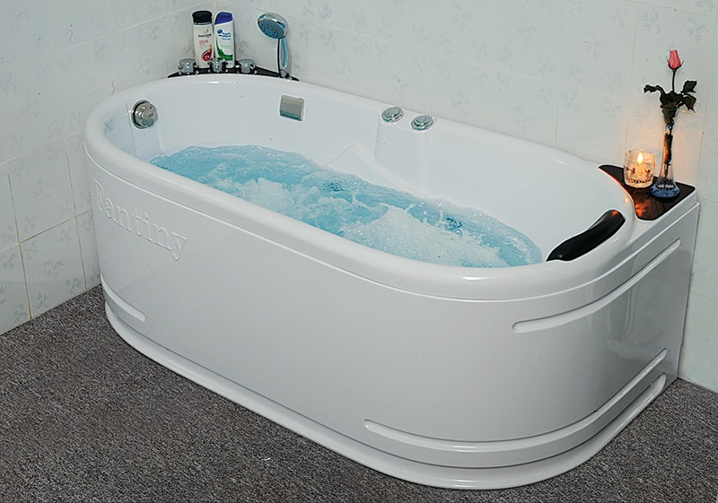 Kích thước bồn tắm sục cho gia đình dạng nằm khá đa dạng
