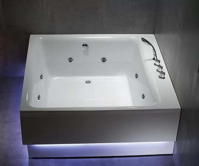 Kích thước bồn tắm vuông phù hợp cho mọi không gian phòng tắm