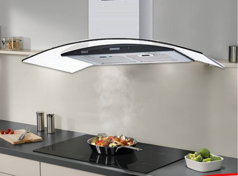 Một số gia đình ưu tiên chọn máy hút mùi có công suất lớn, bề ngang lên tới 90cm