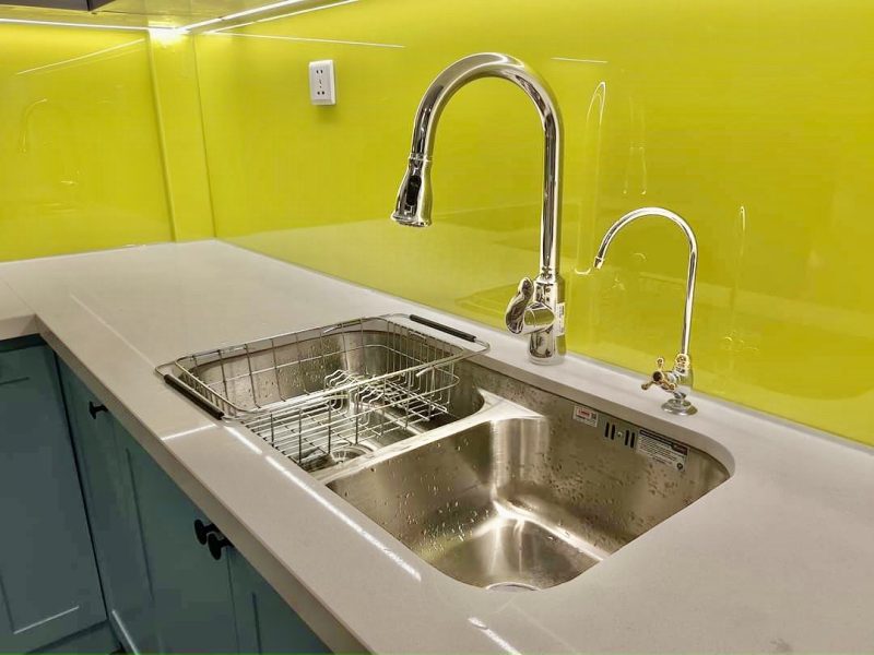 Nên lắp chậu rửa bát âm hay dương để không gian bếp thêm đẹp.