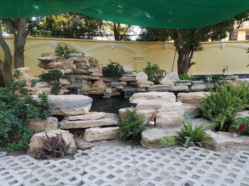 Hồ nước cần xây xa nhà để tránh ánh nắng hắt vào tạo thế hung hiểm
