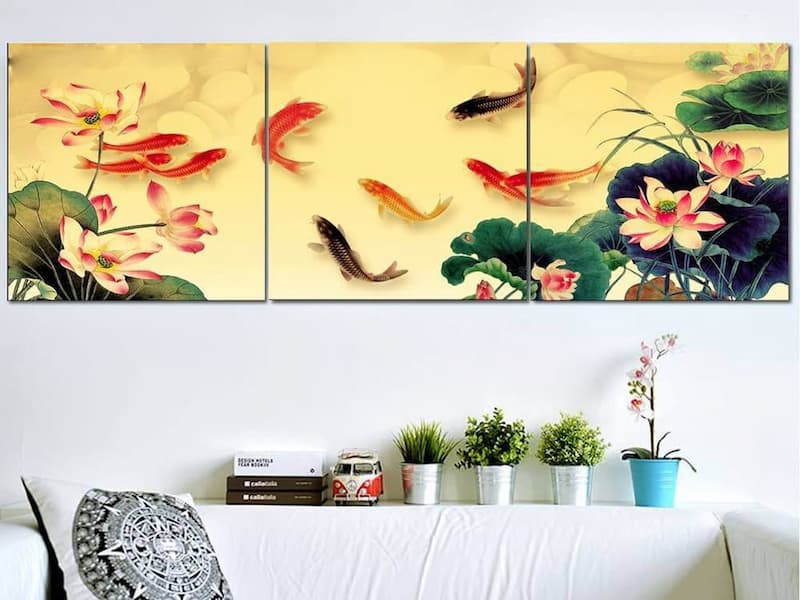 Tuổi Ngọ nên chọn tranh phong thủy theo tuổi liên quan đến cá chép như cá chép ao sen, cửu ngư quần hội