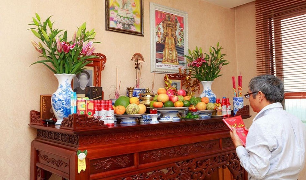Bên cạnh việc xem ngày nhập trạch, bạn cũng cần tìm hiểu về các quy tắc trong buổi lễ hay chuẩn bị bàn thờ