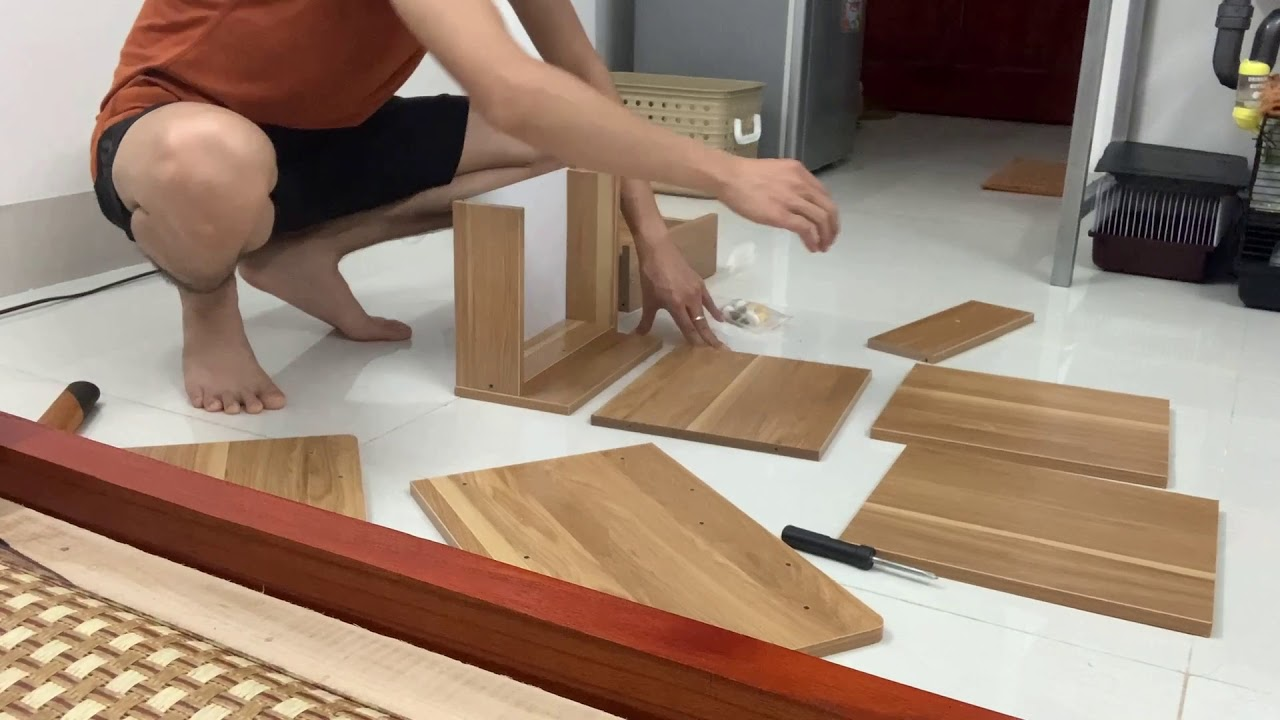 Lắp đặt kệ gỗ 5 tầng theo hướng dẫn từ nhà sản xuất